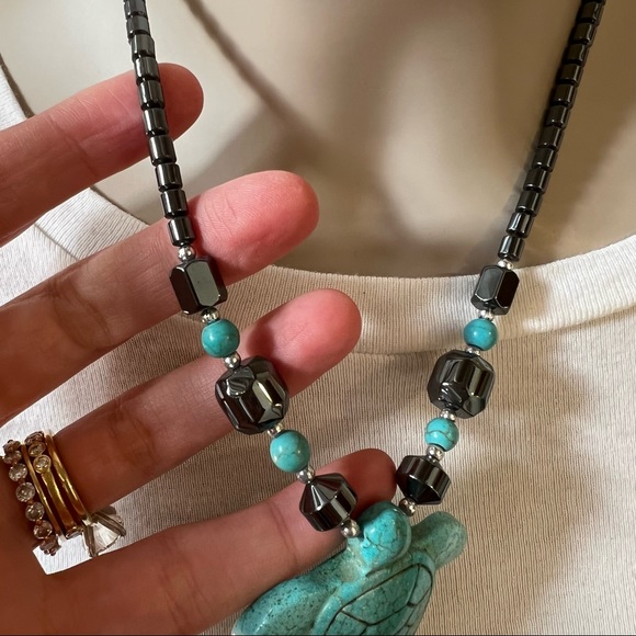 🐢Healing hematite bead & turquoise turtle pendant necklace - Picture 6 of 8